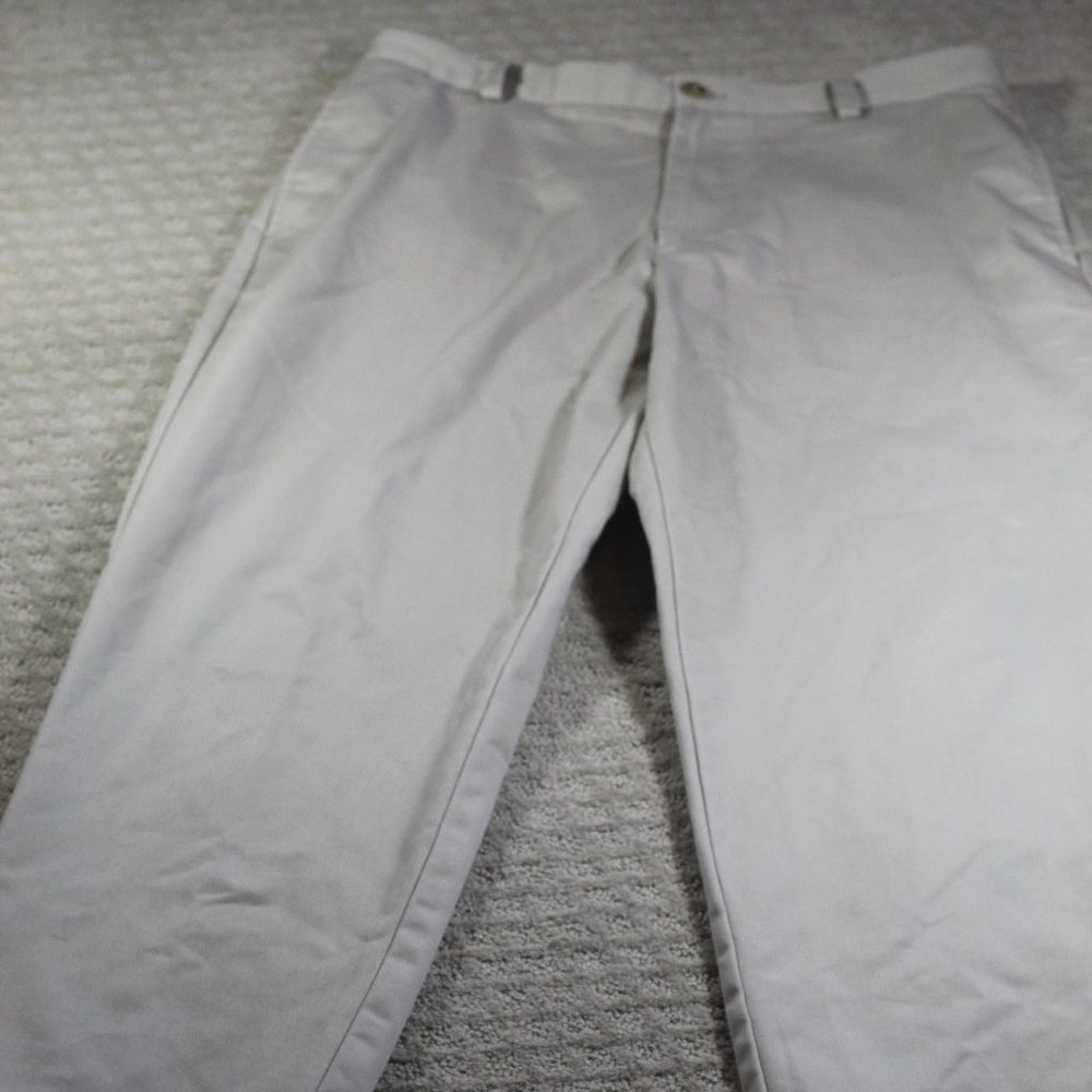 Izod Men's Size 34x30 Flat Front Straight Leg Khaki Slacks